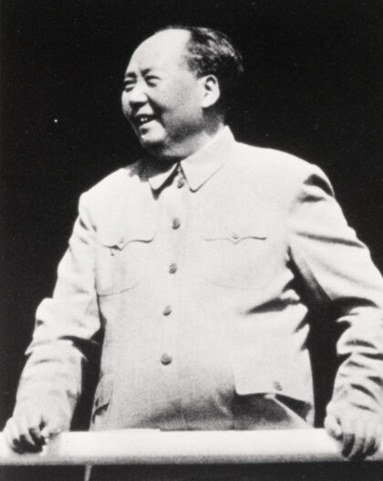 【jpg清晰版】毛泽东身着中山装（毛式服装）.jpg