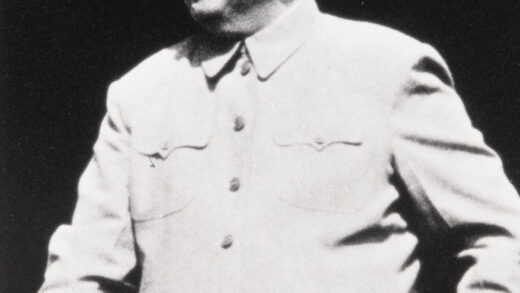 【jpg清晰版】毛泽东身着中山装（毛式服装）.jpg