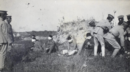 【jpg清晰版】江南制造局外处决武装劫匪——上海1.jpg