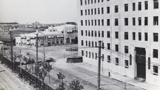 【jpg清晰版】沙袋防御工事上海北火车站管理局大楼界路1937年.jpg