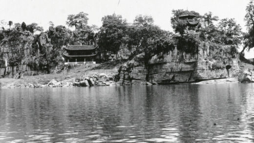 【jpg清晰版】河岸寺庙广西.jpg