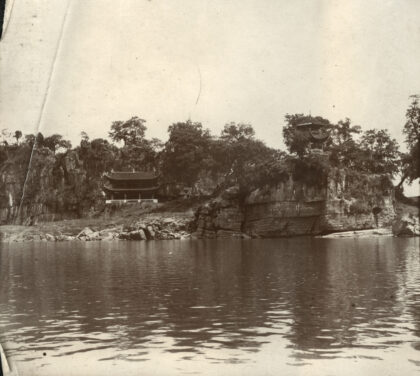 【jpg清晰版】河畔悬崖上的寺庙.jpg