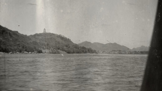 【jpg清晰版】河边宝塔.jpg
