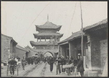 【jpg清晰版】沿渭河河谷上行咸阳钟楼.jpg