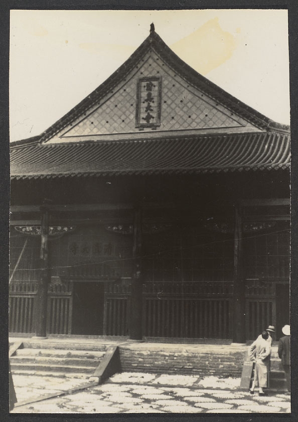 【JPG清晰版】浩州八坊最大的清真寺礼拜者甚至挤满了庭院八坊即浩州南郊的回民聚居区年被毁现正重建中