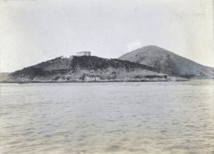 【jpg清晰版】海岸上的一栋建筑.jpg