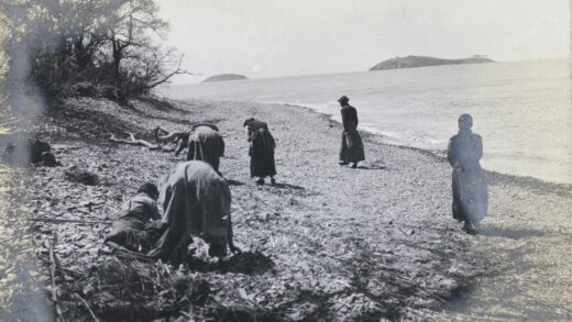 【jpg清晰版】海滩拾荒.jpg