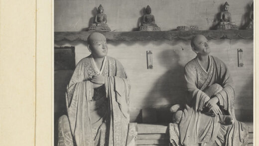 【jpg清晰版】灵岩寺殿内景象展现罗汉塑像与诸佛雕像.jpg
