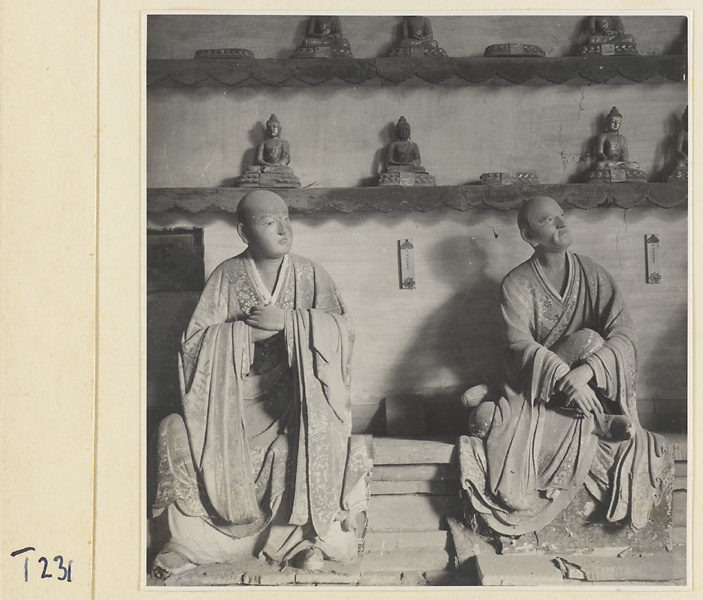 【JPG清晰版】灵岩寺殿内景象展现罗汉塑像与诸佛雕像