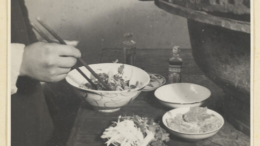 【jpg清晰版】牛肉丸餐厅的厨房展示厨师混合食材.jpg