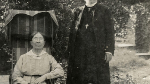 【jpg清晰版】班尼斯特主教和夫人在花园里.jpg