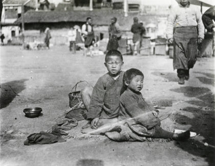 【jpg清晰版】男孩乞讨.jpg