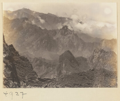 【jpg清晰版】秦岭远眺华山.jpg