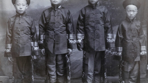 【jpg清晰版】约1890 1900年间穿海军风格制服的男孩们.jpg