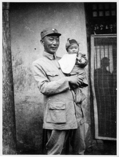 【jpg清晰版】聂荣臻将军与埃丽卡·林赛晋察冀1943年.jpg
