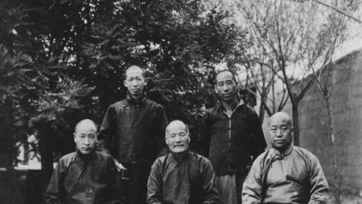【jpg清晰版】花园里的五个男人.jpg