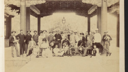 【jpg清晰版】英国公使馆合影北京.jpg