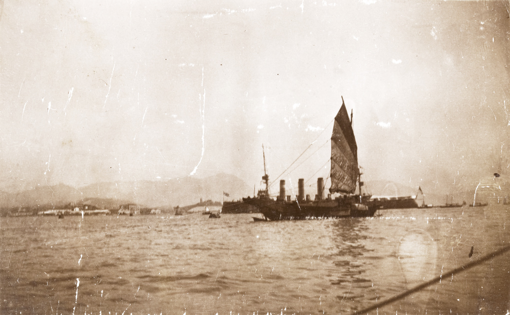 【JPG清晰版】蒙茅斯号HMS与一艘帆船香港