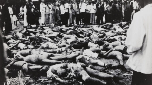 【jpg清晰版】血腥星期六轰炸遇难者上海爱多亚路1937年8月14日.jpg