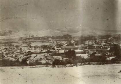 【jpg清晰版】被寂静轻抚的雪色城景.jpg