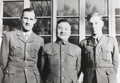 【jpg清晰版】阿德里安·埃文斯、何堪镇少将和约翰·e·斯坦菲尔德北京.jpg