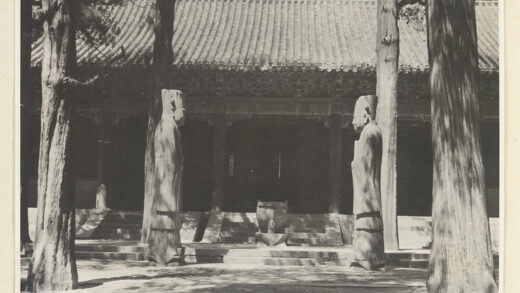 【jpg清晰版】香殿立面细部展示入口及武士钟（左）与文官王（右）的石像.jpg