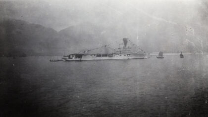 【jpg清晰版】香港的hmshermes飞行三角旗.jpg