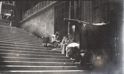 【jpg清晰版】香港街头一位修伞匠.jpg
