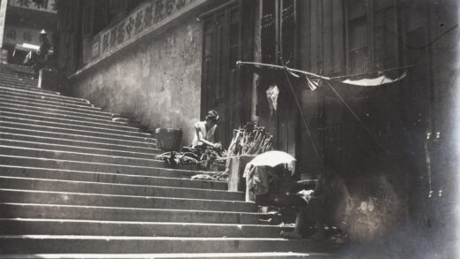 【jpg清晰版】香港街头一位修伞匠.jpg