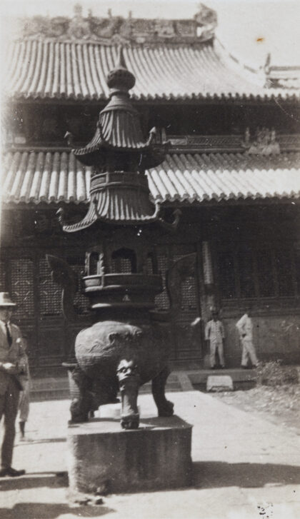 【jpg清晰版】香炉上海龙华寺.jpg