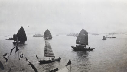 【jpg清晰版】黄浦江上的船只上海.jpg