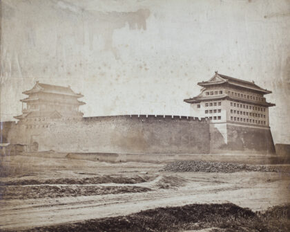 【jpg清晰版】1860年10月13日投降后的北京安定门.jpg
