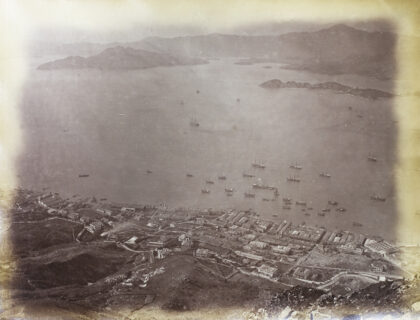 【jpg清晰版】1874年台风后从太平山顶俯瞰香港维多利亚港.jpg
