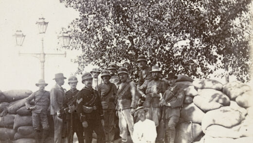 【jpg清晰版】1900年天津围城期间天津义勇军在外滩设置的路障.jpg
