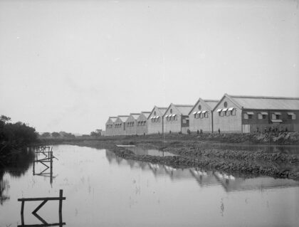 【jpg清晰版】1907年广州往河岸填土.jpg