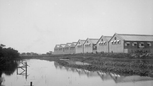 【jpg清晰版】1907年广州往河岸填土.jpg