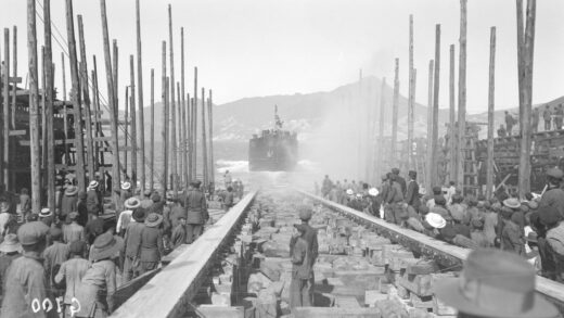 【jpg清晰版】1911年太古船坞香港十胜丸号下水.jpg
