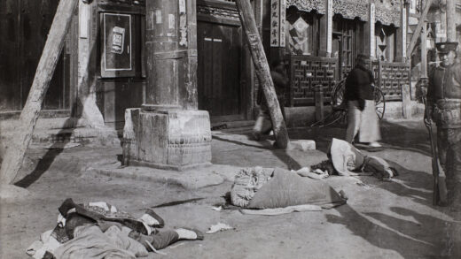 【jpg清晰版】1912年北京兵变中被处决的劫掠者尸体.jpg