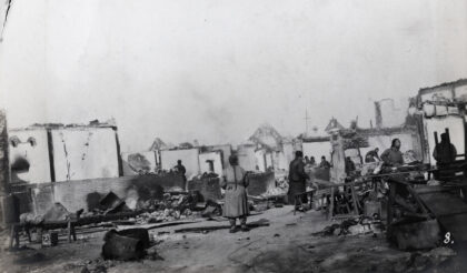 【jpg清晰版】1912年北京兵变后的劫掠废墟.jpg