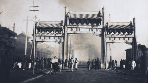 【jpg清晰版】1912年北京兵变后的硝烟与拱门.jpg