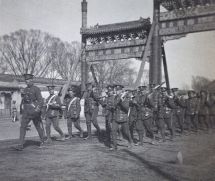 【jpg清晰版】1912年北京兵变后的英军士兵.jpg