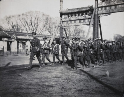 【jpg清晰版】1912年北京兵变后的英国士兵.jpg