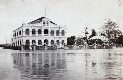 【jpg清晰版】1913年南宁西江洪水期间的地政所.jpg