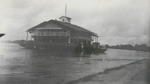 【jpg清晰版】1913年洪水期间的南宁海关.jpg