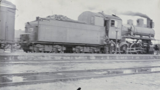 【jpg清晰版】1913年西伯利亚大铁路上的一辆机车.jpg