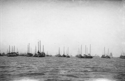 【jpg清晰版】1920年的香港港口.jpg