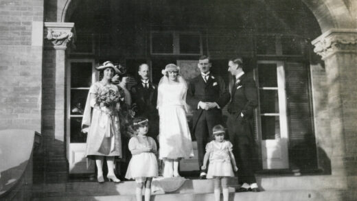 【jpg清晰版】1921年北京英国公使馆婚礼人群.jpg