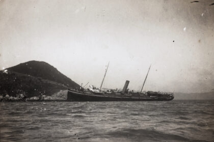 【jpg清晰版】1923年s.s.suntak号被台风驱至香港青洲岛.jpg