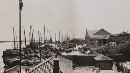 【jpg清晰版】1924年长沙洪水中的滨水建筑与船只.jpg