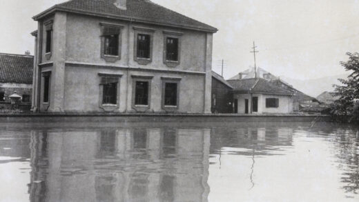 【jpg清晰版】1924年长沙街道与房屋被淹.jpg